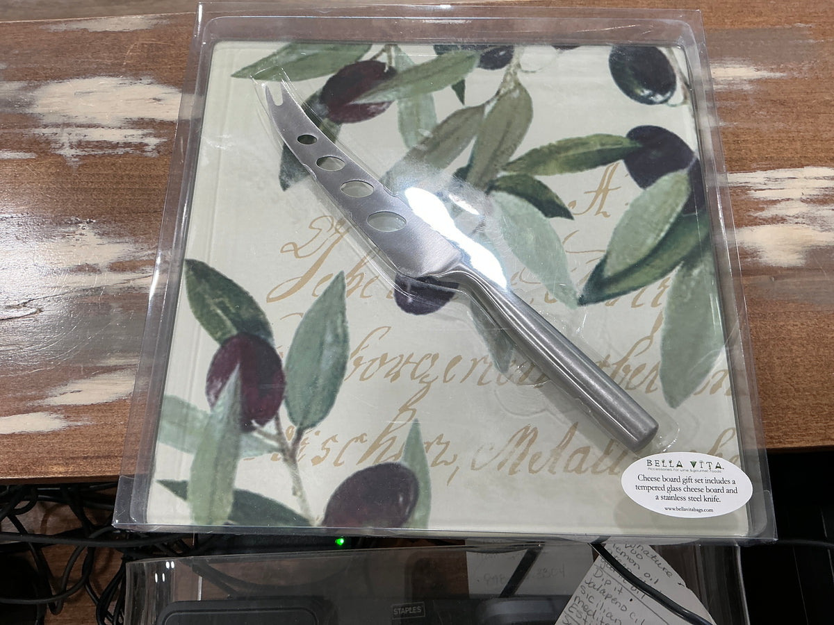 Bella Vita - Cheese board with knife